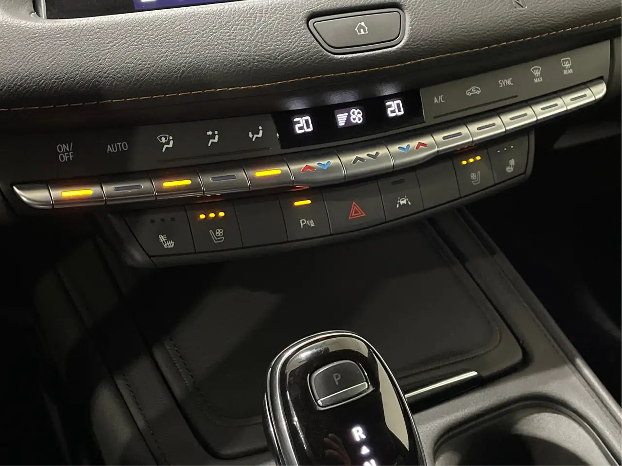 Cadillac XT4 снимка Cadillac XT4