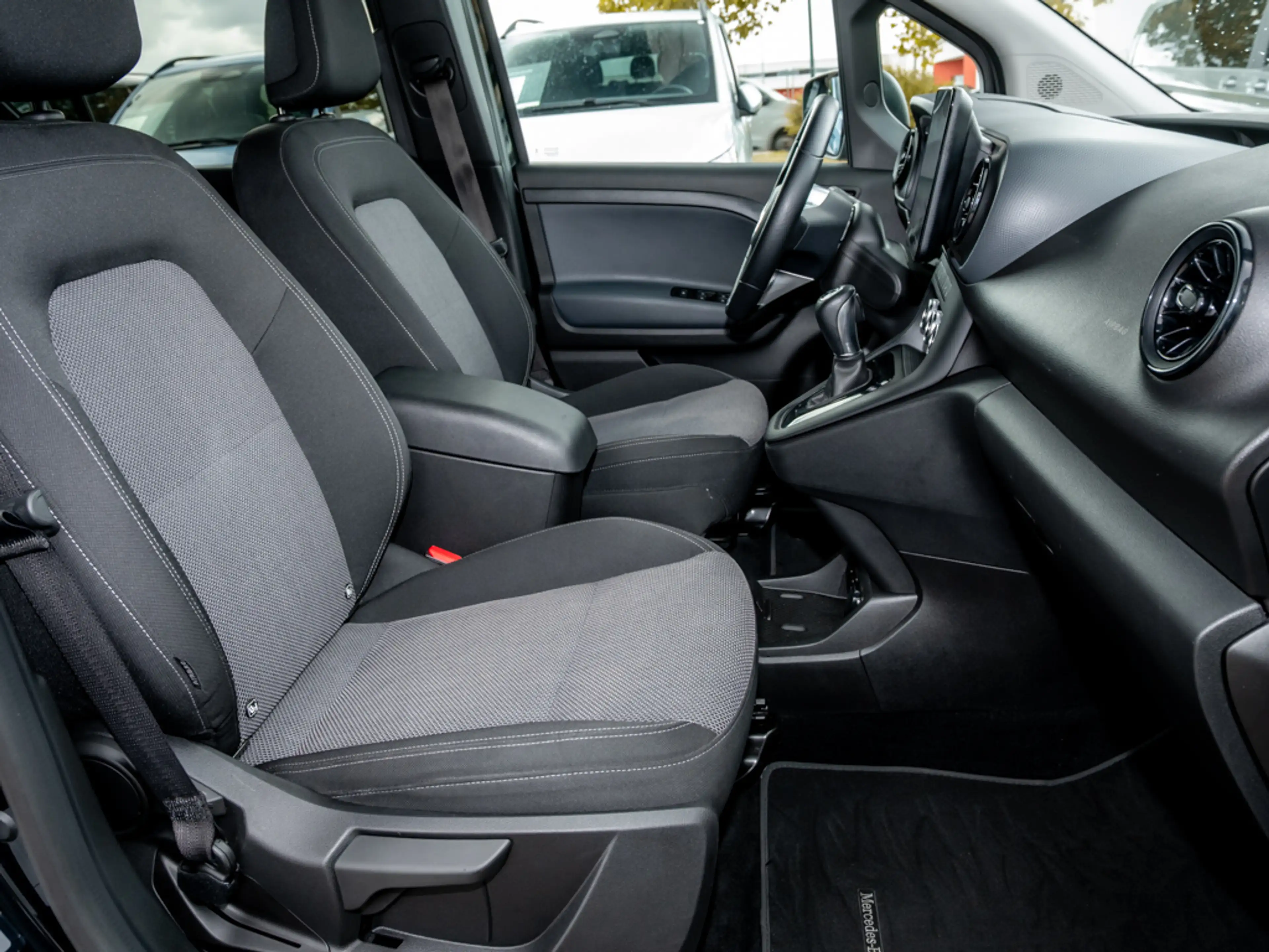 Mercedes-Benz Citan 113 TOURER LANG 7 SITZE LED MBUX KAMERA — photo 12