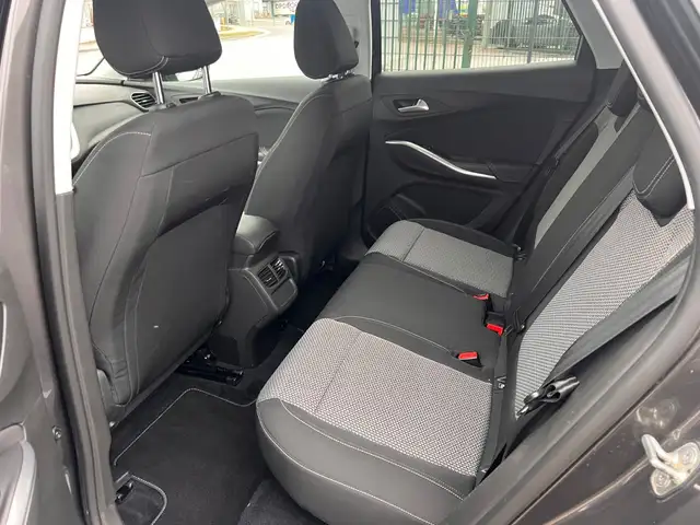 Opel Grandland X view 12