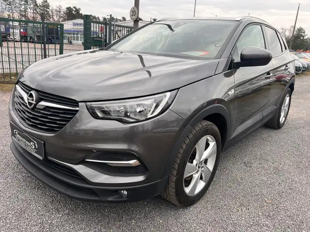 Opel Grandland X view 3