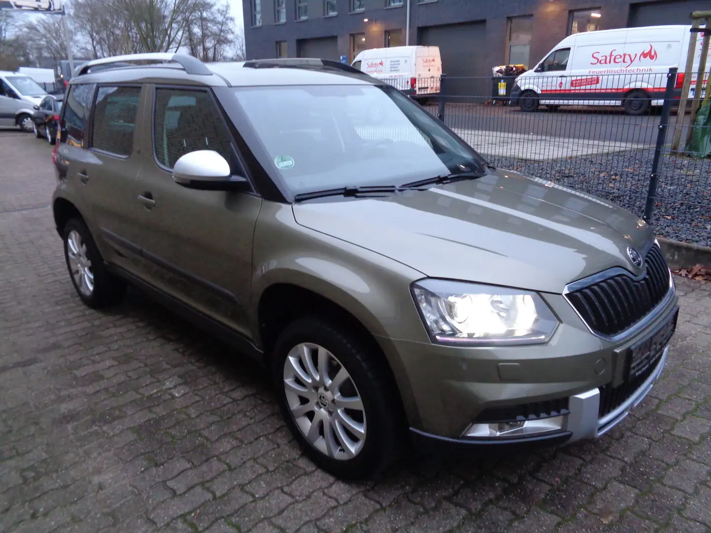Skoda Yeti 1.2 TSI Elegance, DSG, Panorama, Kamera Grün - 2