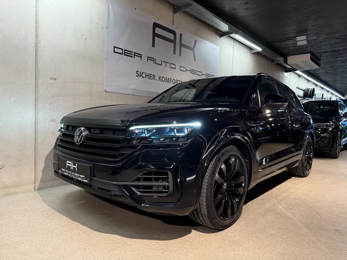 Volkswagen Touareg R 4Motion eHybrid Schwarz - 2