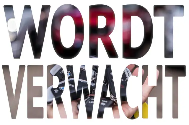 Mercedes-Benz SL 400 AMG, Pano Magic Sky, Leder, Harman Cardon, 19 LM,