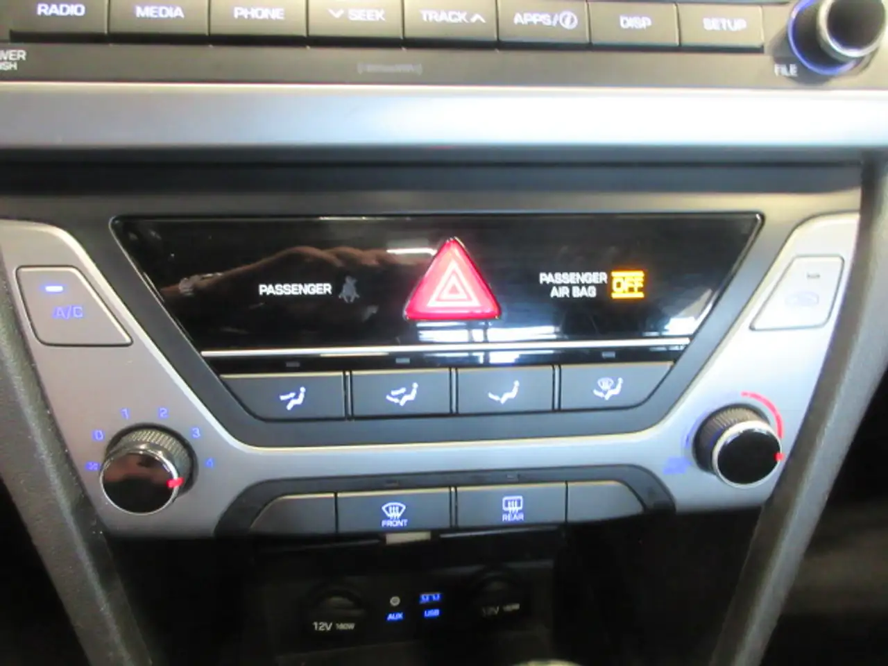 Hyundai ELANTRA снимка Hyundai ELANTRA