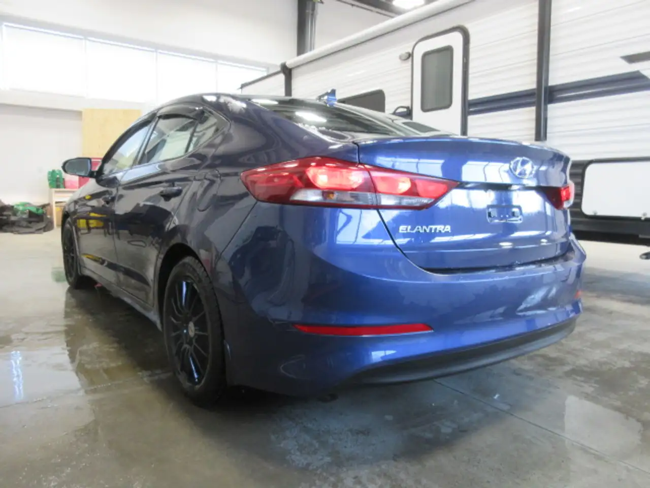 Hyundai ELANTRA снимка Hyundai ELANTRA