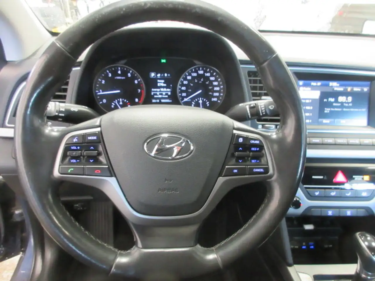 Hyundai ELANTRA снимка Hyundai ELANTRA
