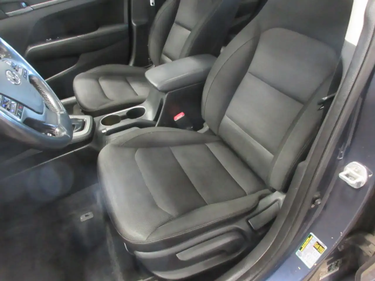 Hyundai ELANTRA снимка Hyundai ELANTRA