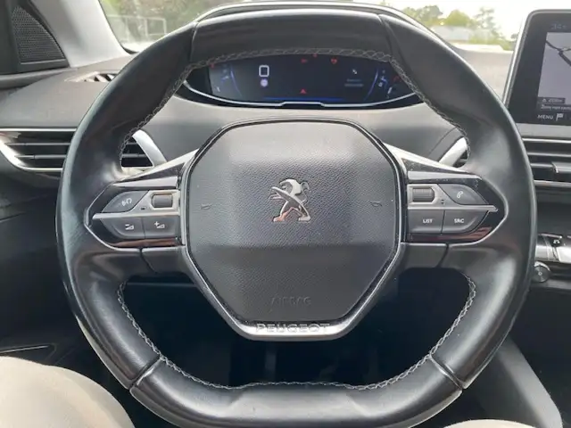 Peugeot 5008 view 8