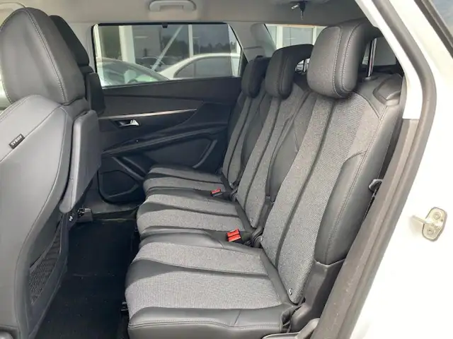 Peugeot 5008 view 6