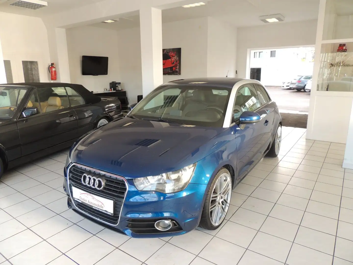 Audi A1 attraction Blau - 1