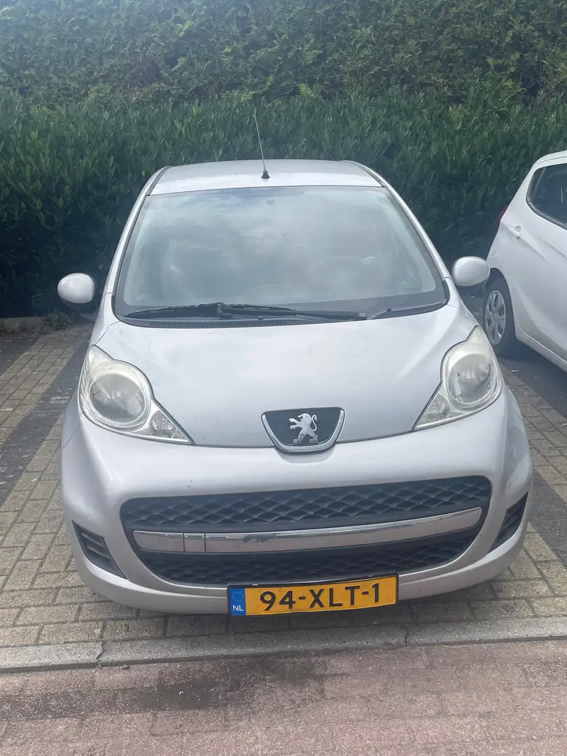 Peugeot 107 107 1.0-12V Millesim 200 Argintiu - 1
