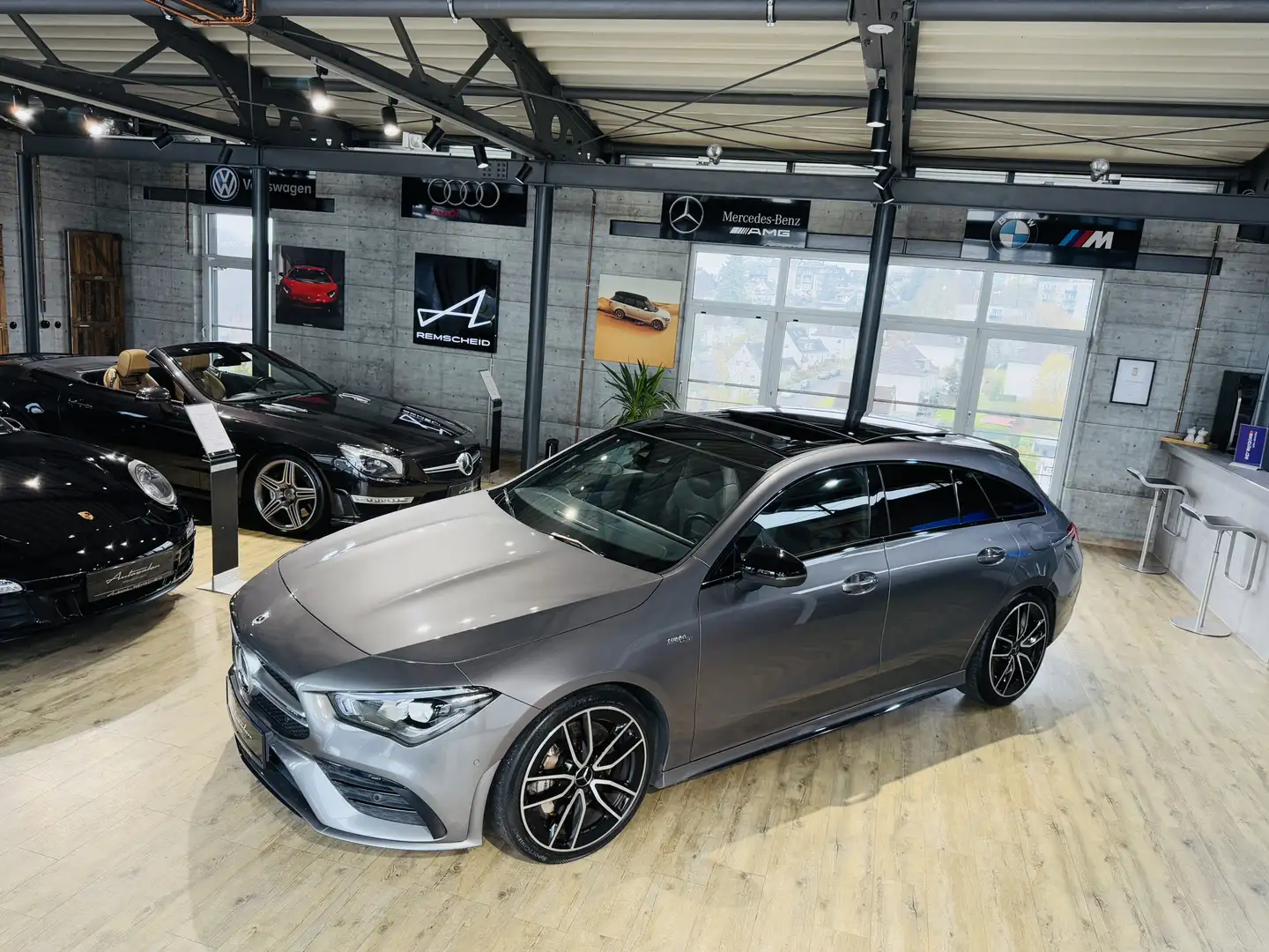 Mercedes-Benz CLA 35 AMG *PANO*360°KAM*LED*MBUX Gris - 2