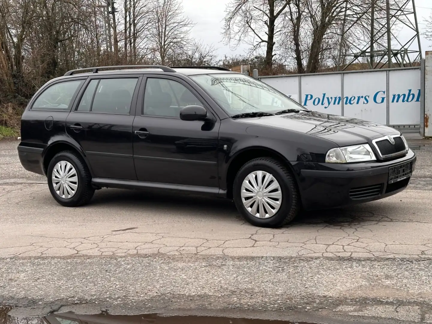 Skoda Octavia 1.6 Benzin Combi Tour 1.Hand Schwarz - 2
