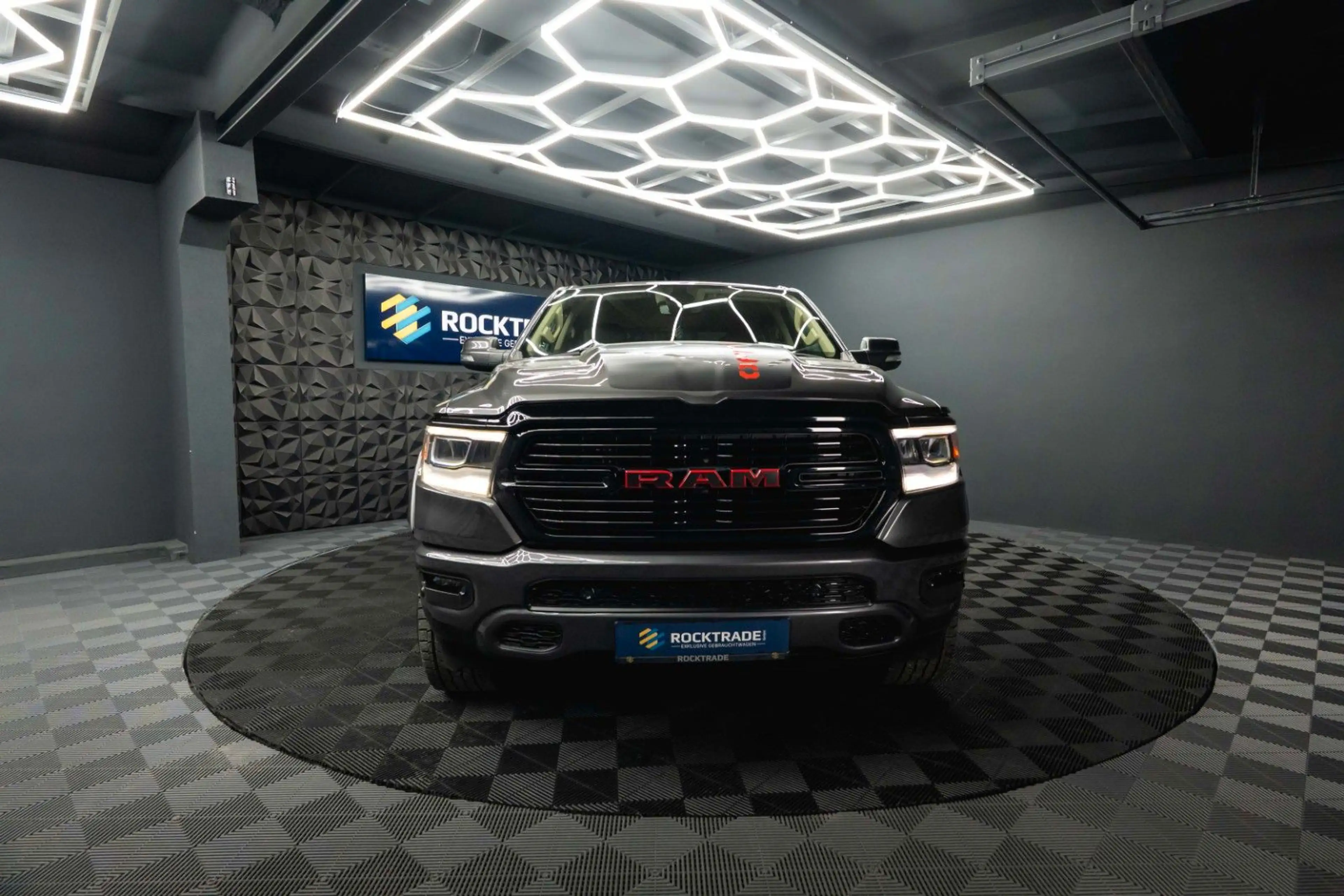 Dodge RAM 5.7 V8 HEMI 4x4 OFFROAD NightPaket AXLE LOCK — photo 13