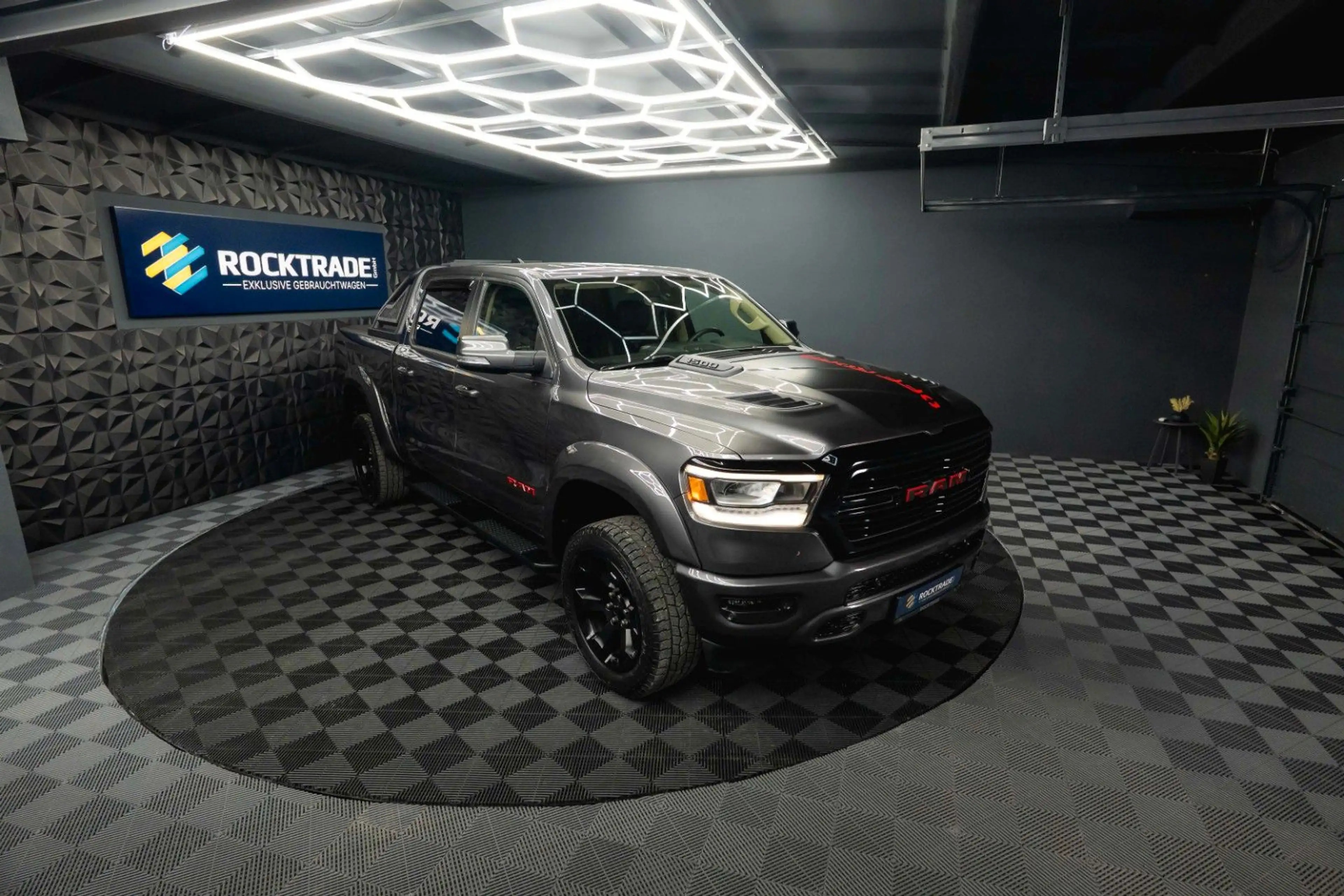 Dodge RAM 5.7 V8 HEMI 4x4 OFFROAD NightPaket AXLE LOCK — photo 14