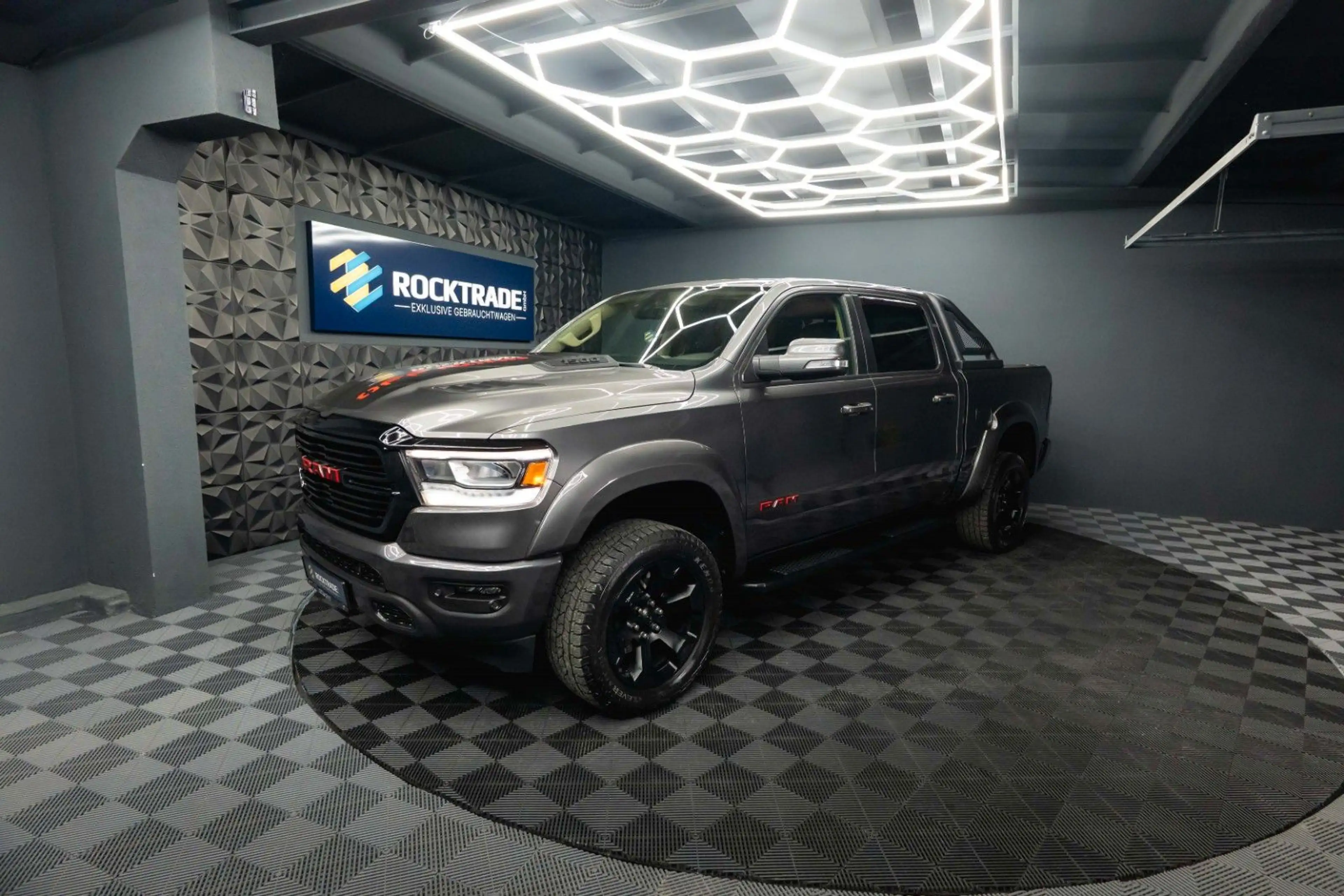 Dodge RAM 5.7 V8 HEMI 4x4 OFFROAD NightPaket AXLE LOCK — photo 9
