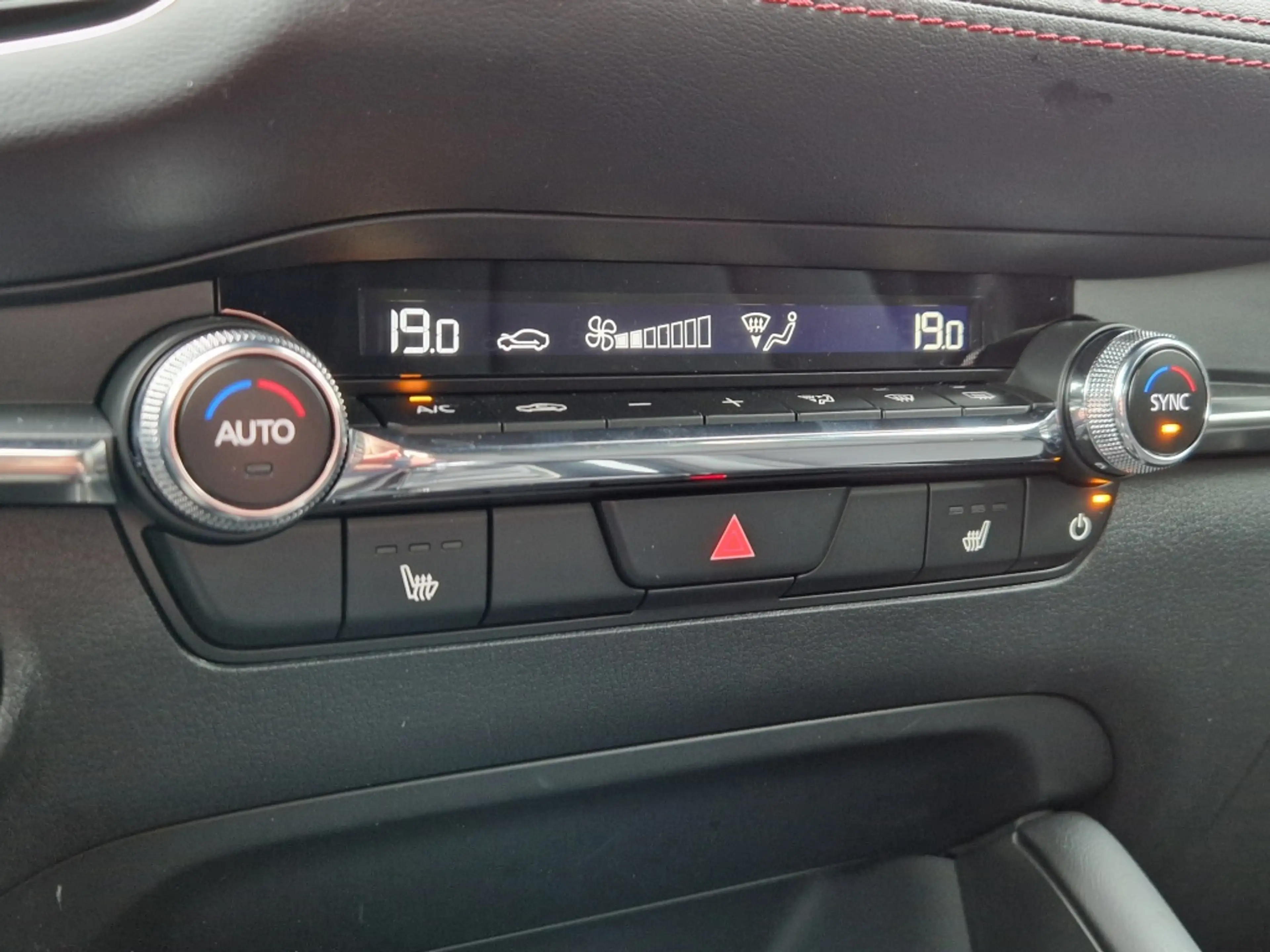 Mazda 3 2.5 140pk Homura / Camera / Sensoren / Carplay / S — photo 13