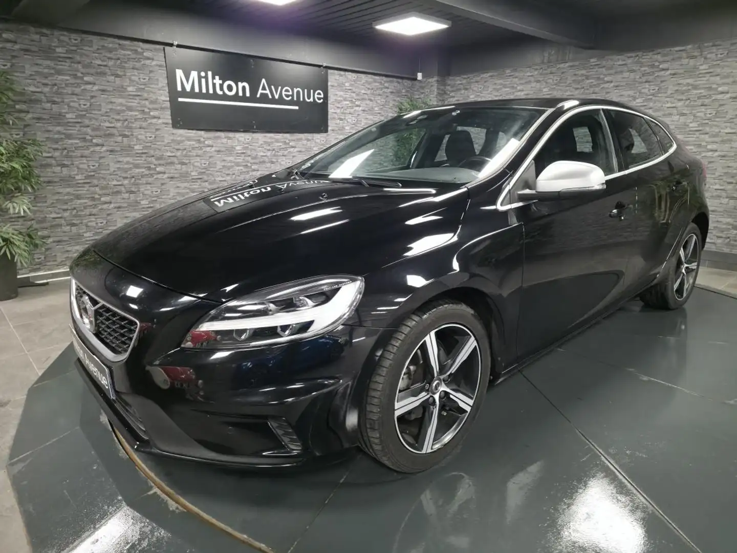 Volvo V40 V40 D2 - 120  R-Design Noir - 1