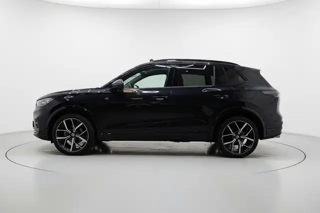 Volkswagen Tiguan view 5