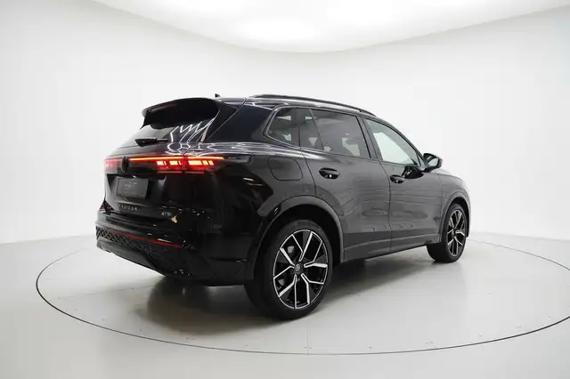 Volkswagen Tiguan view 6