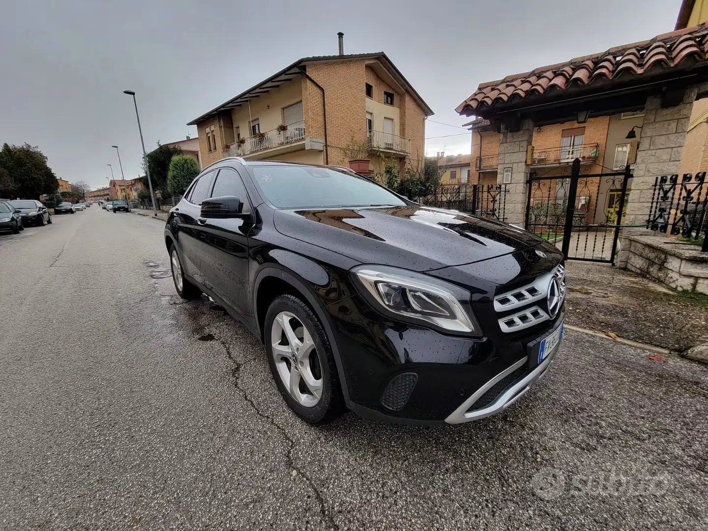 Mercedes-Benz GLA 200 GLA 200 d Sport auto Fekete - 1