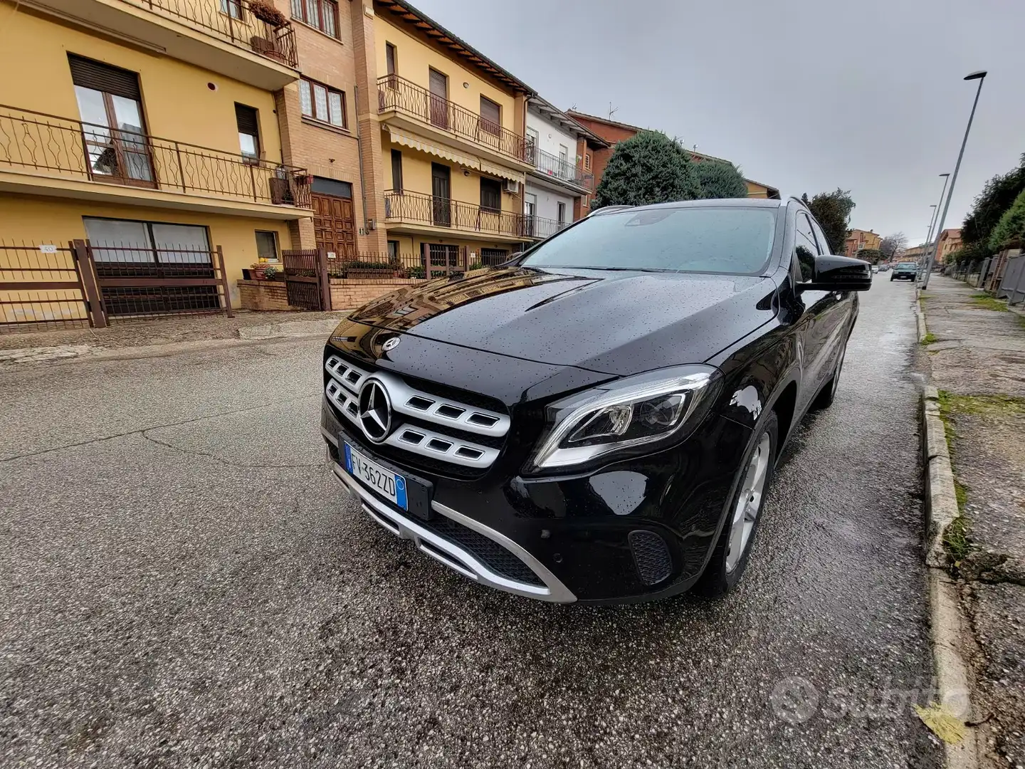 Mercedes-Benz GLA 200 GLA 200 d Sport auto Fekete - 2