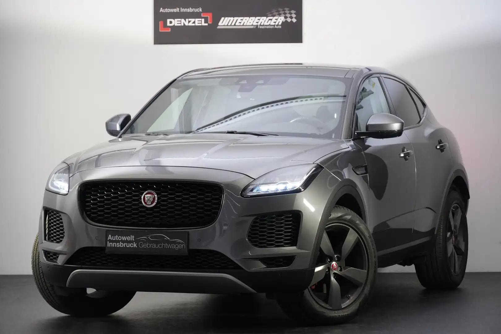 Jaguar E-Pace E-Pace 2,0DI4 D150 AWD Aut. Grau - 1