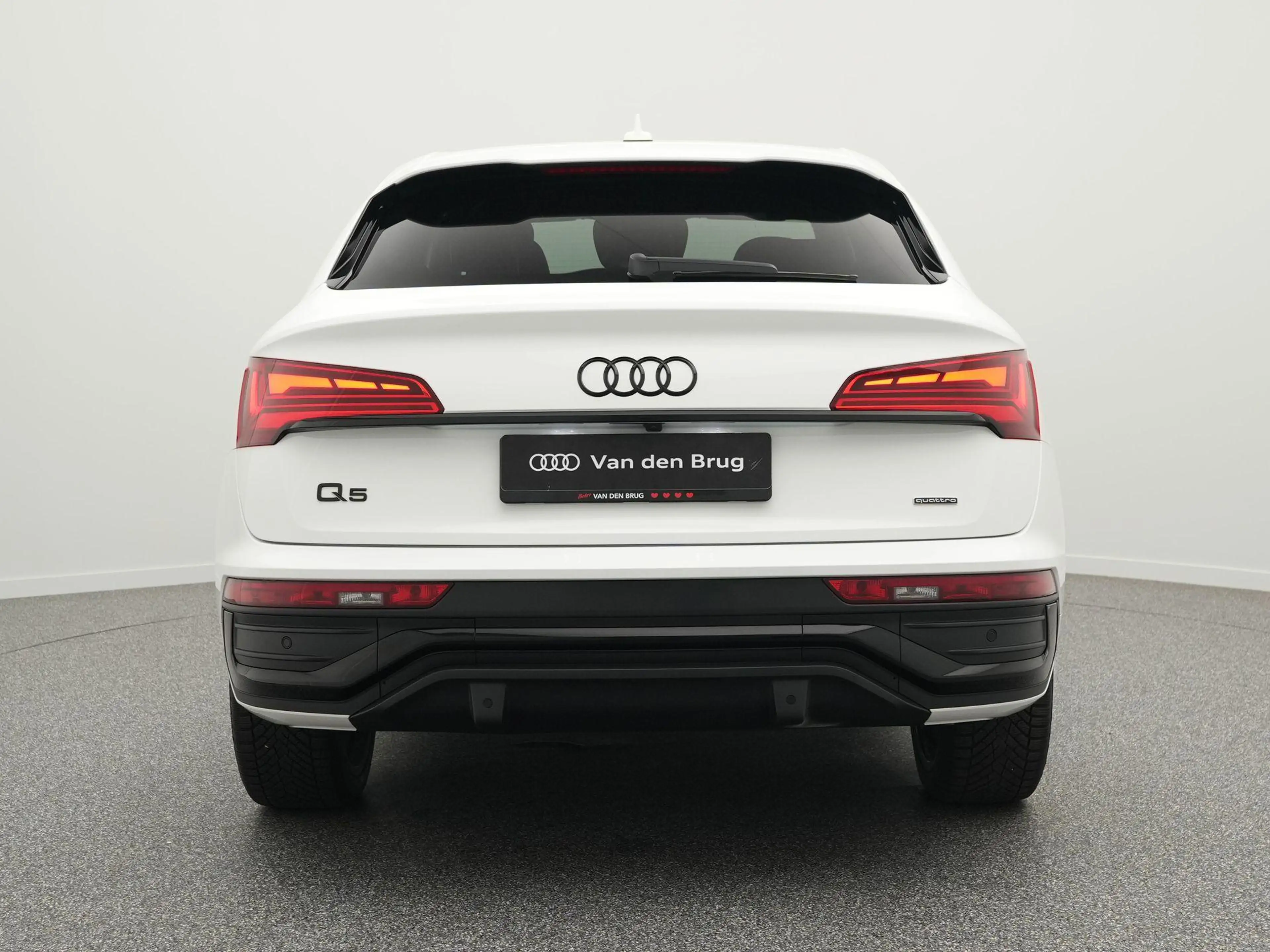 Audi Q5 Sportback 55 TFSI e S edition Competition quattro — photo 5