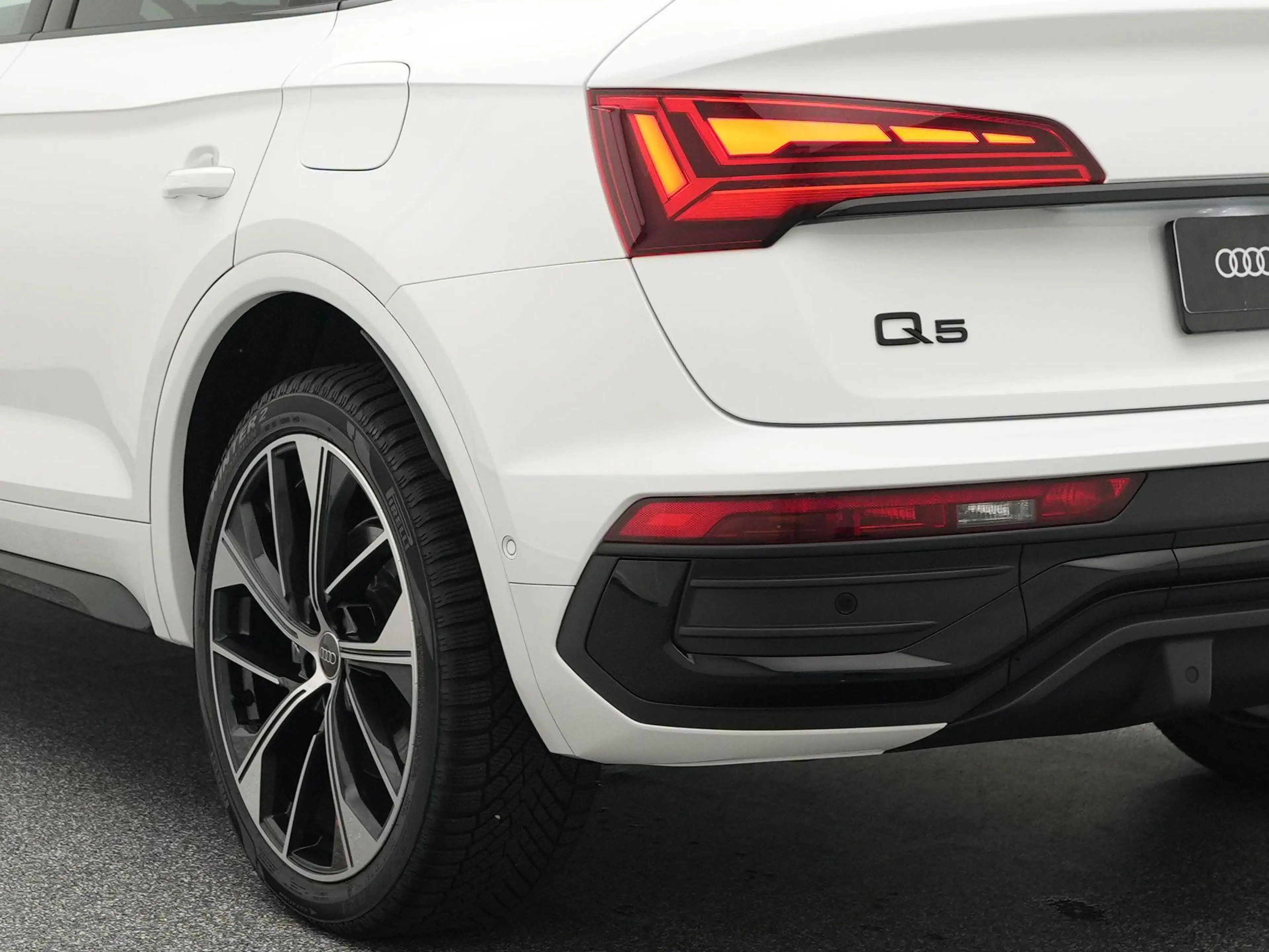 Audi Q5 Sportback 55 TFSI e S edition Competition quattro — photo 13