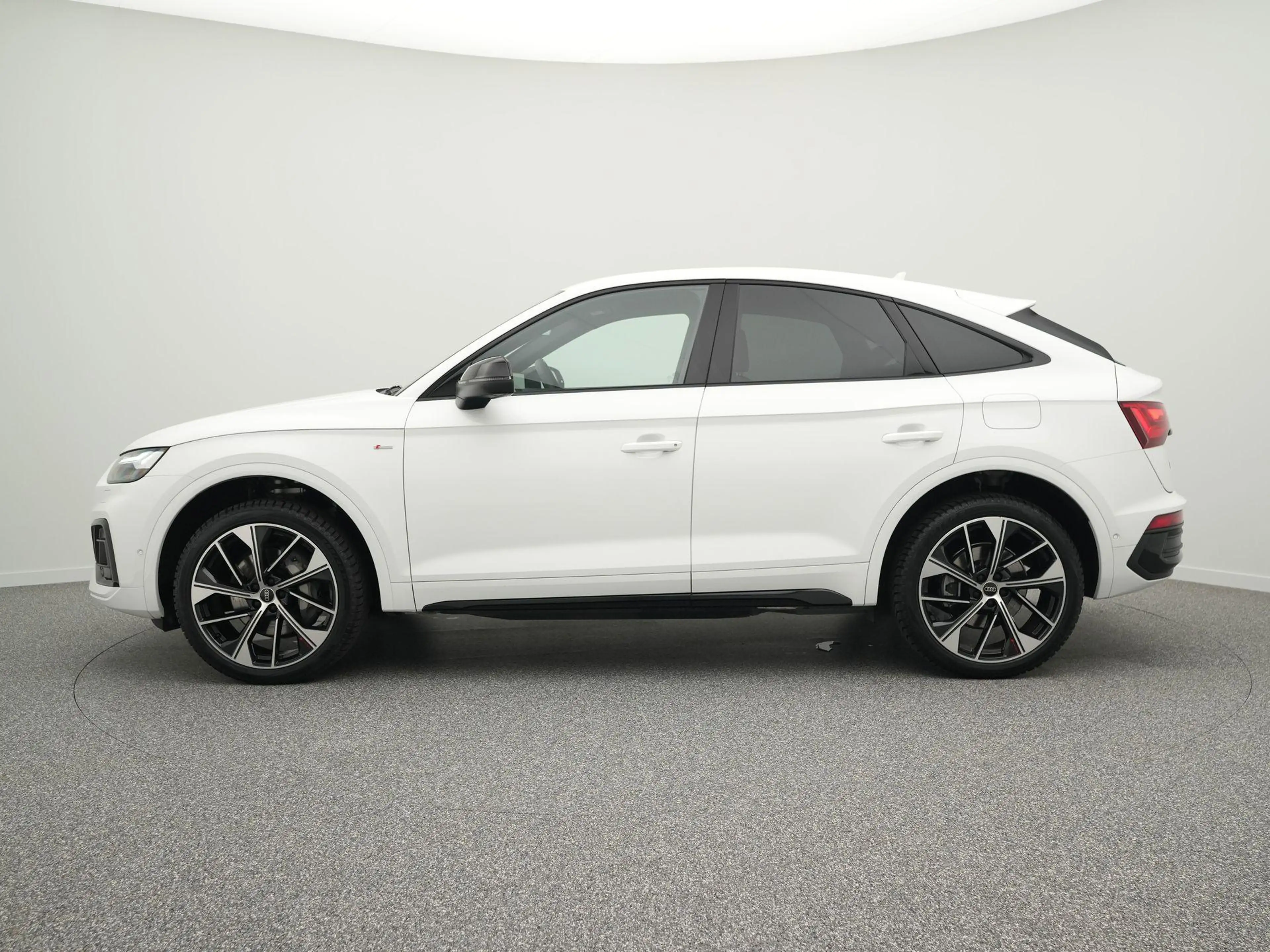 Audi Q5 Sportback 55 TFSI e S edition Competition quattro — photo 10