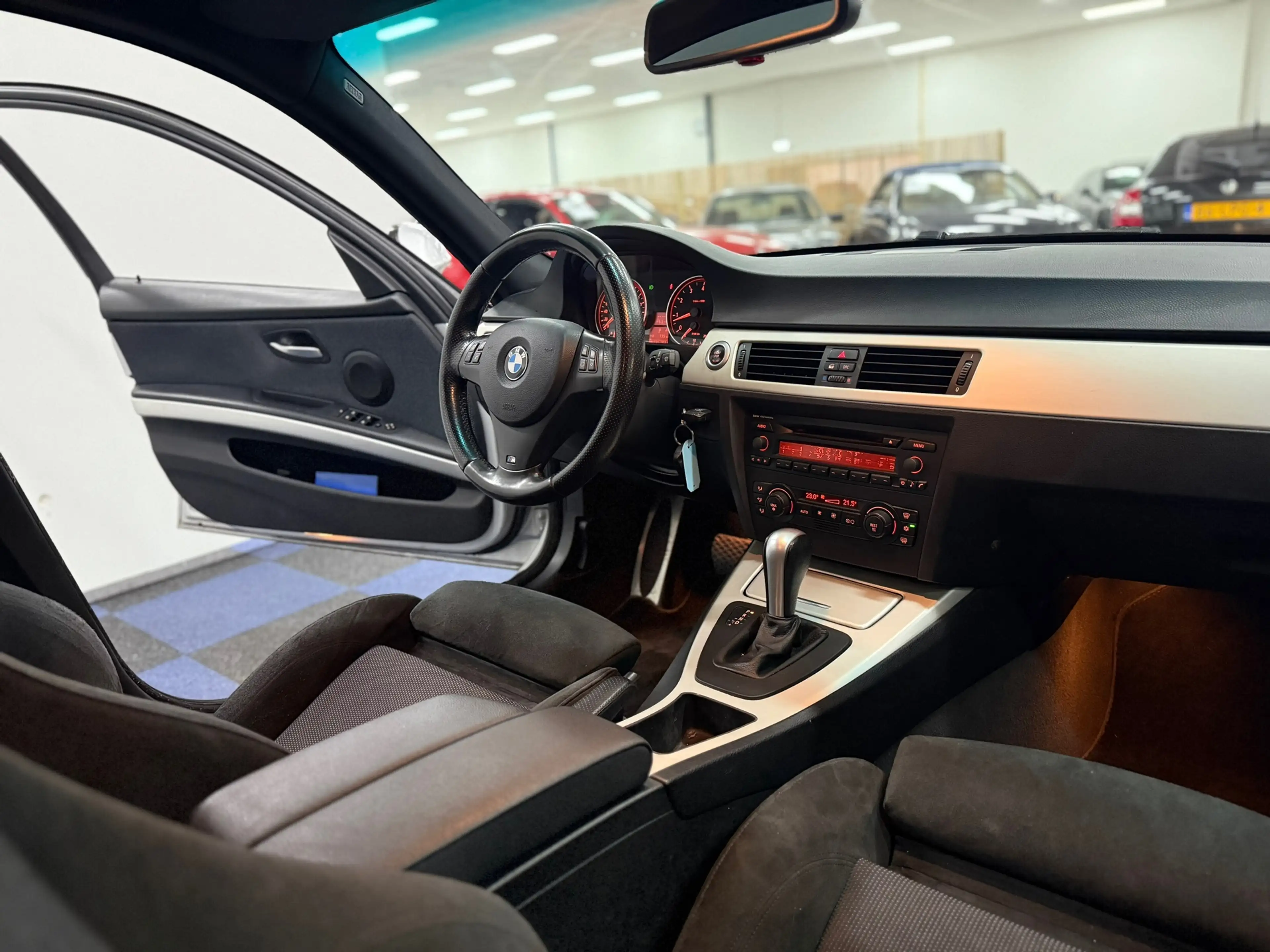 BMW 325 3-serie Touring 325i High Executive / ZEER NETTE A — photo 34