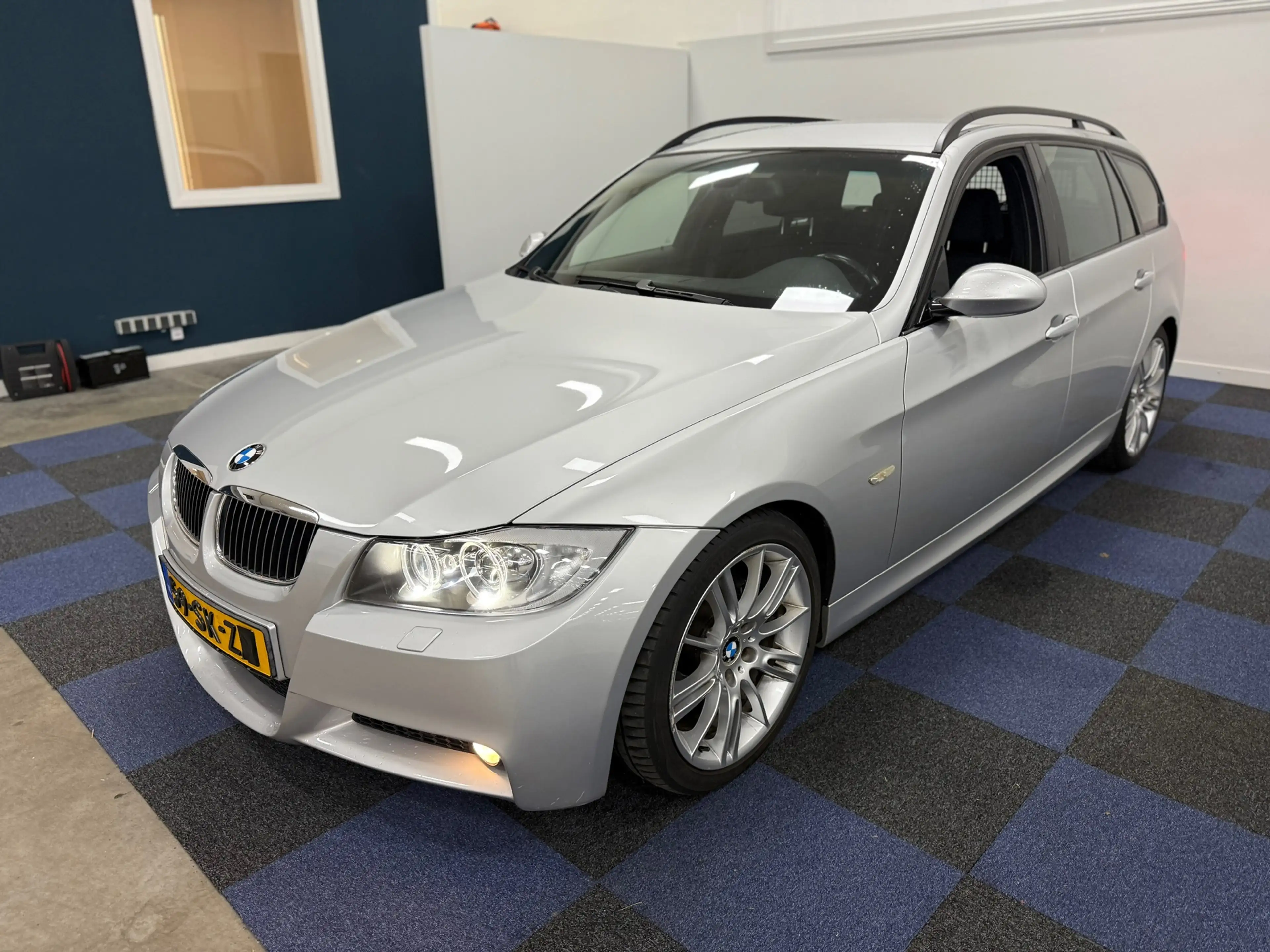 BMW 325 3-serie Touring 325i High Executive / ZEER NETTE A — photo 4