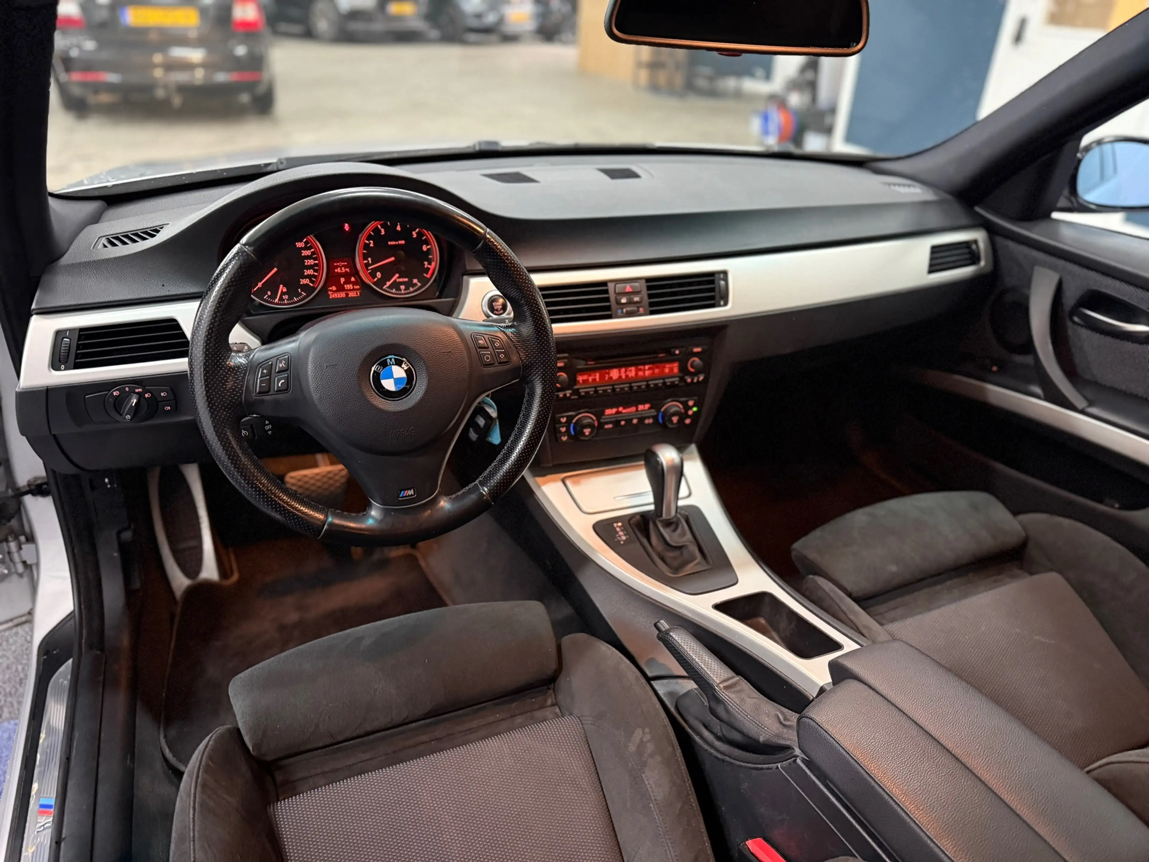 BMW 325 3-serie Touring 325i High Executive / ZEER NETTE A — photo 28