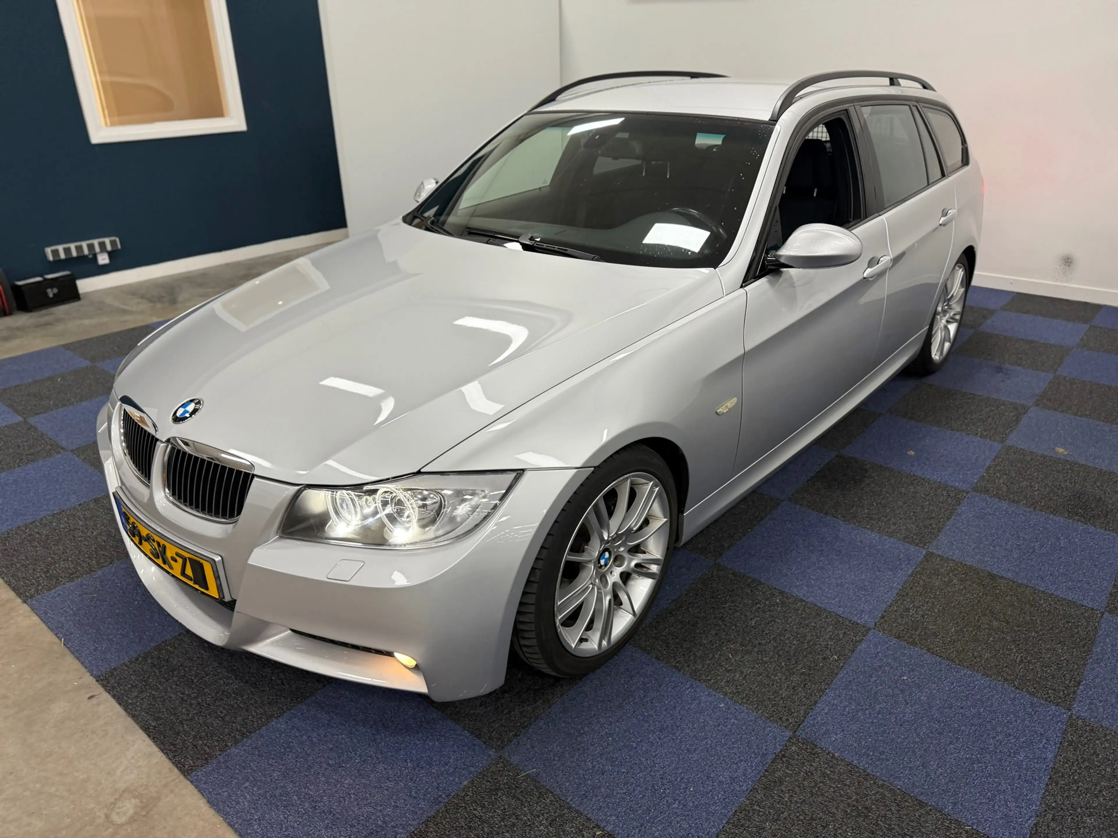 BMW 325 3-serie Touring 325i High Executive / ZEER NETTE A — photo 11