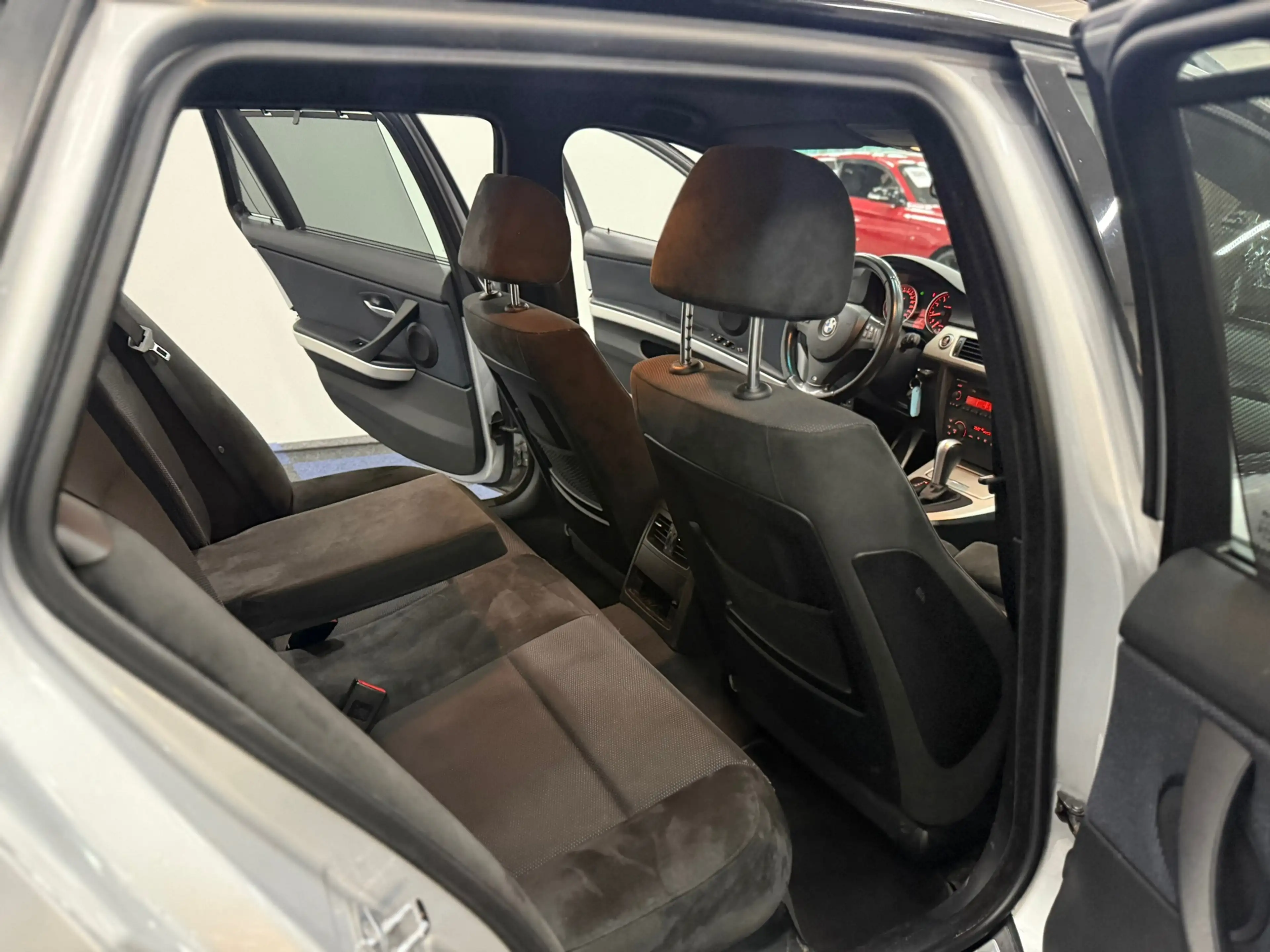 BMW 325 3-serie Touring 325i High Executive / ZEER NETTE A — photo 30