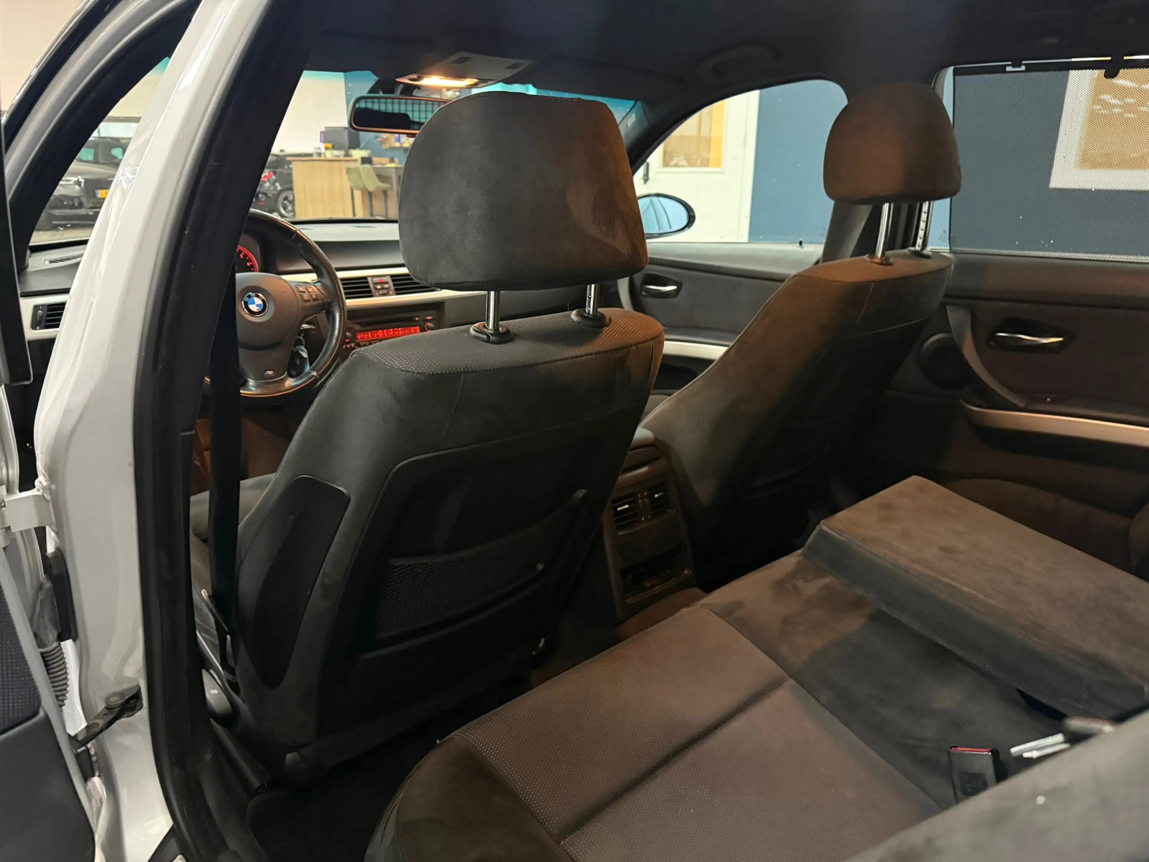 BMW 325 3-serie Touring 325i High Executive / ZEER NETTE A — photo 27