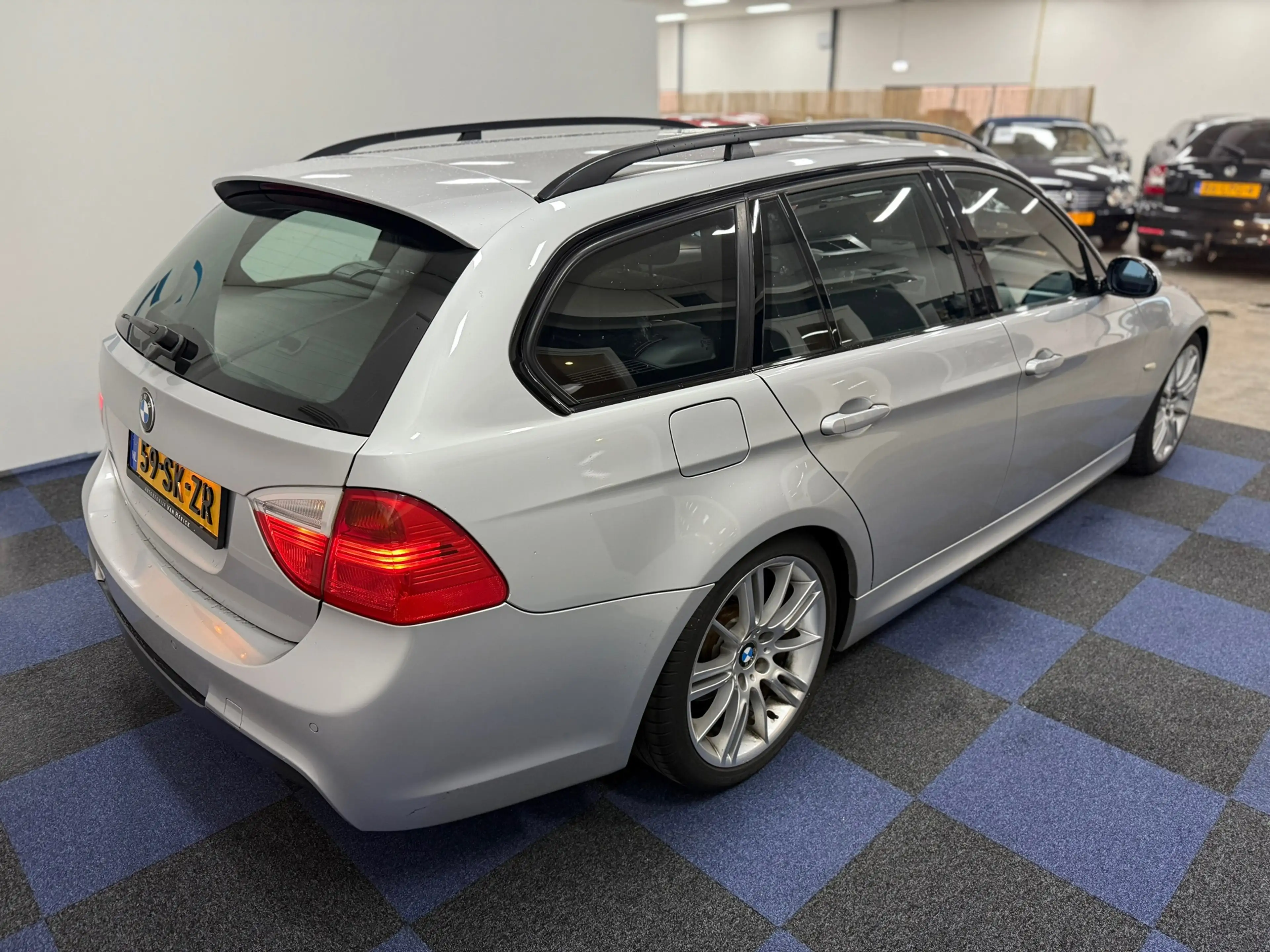 BMW 325 3-serie Touring 325i High Executive / ZEER NETTE A — photo 13