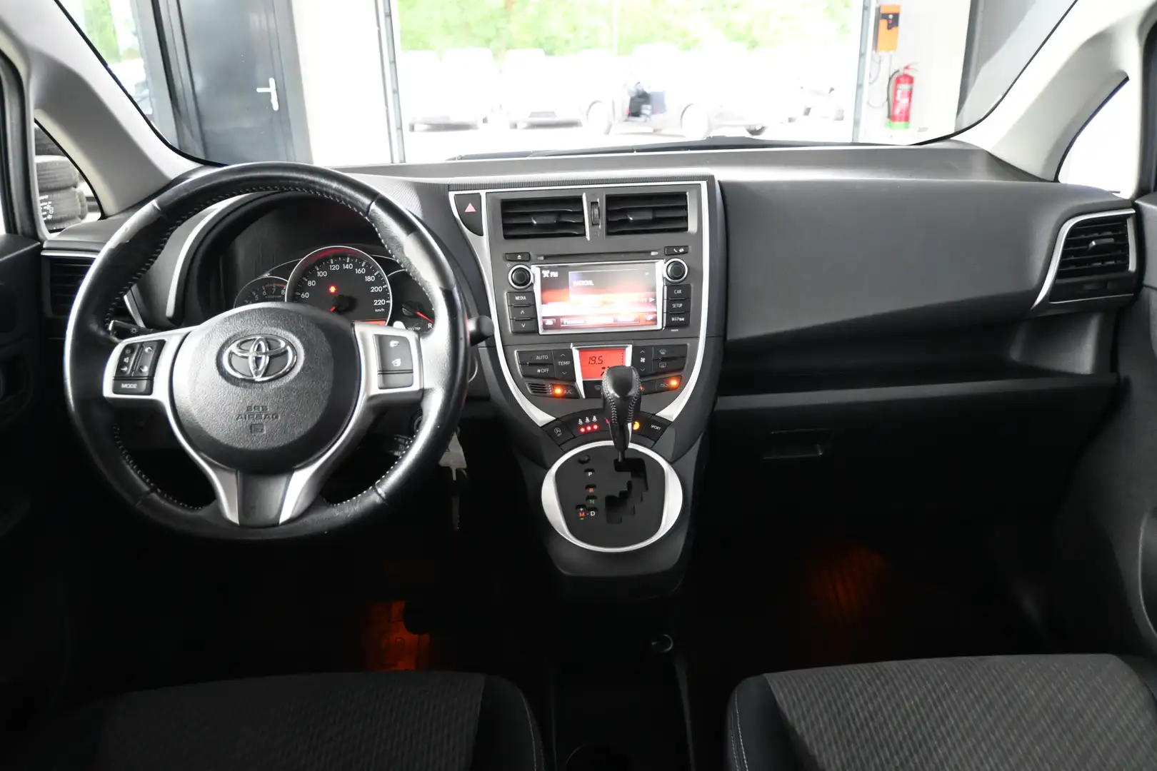 Toyota Verso-S 1.3 VVT-i Automaat Aspiration 1e Eigenaar Ecc Goed Gri - 2
