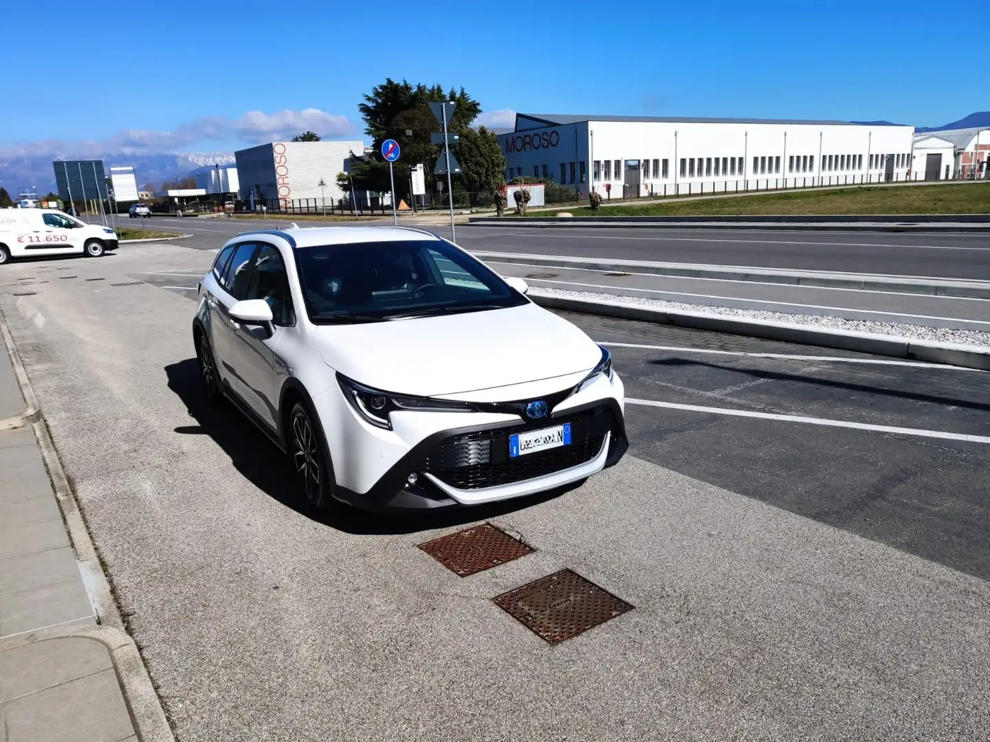 Toyota Corolla Corolla Touring Sports 2.0 Hybrid Trek CVT MY2021 Bianco - 1