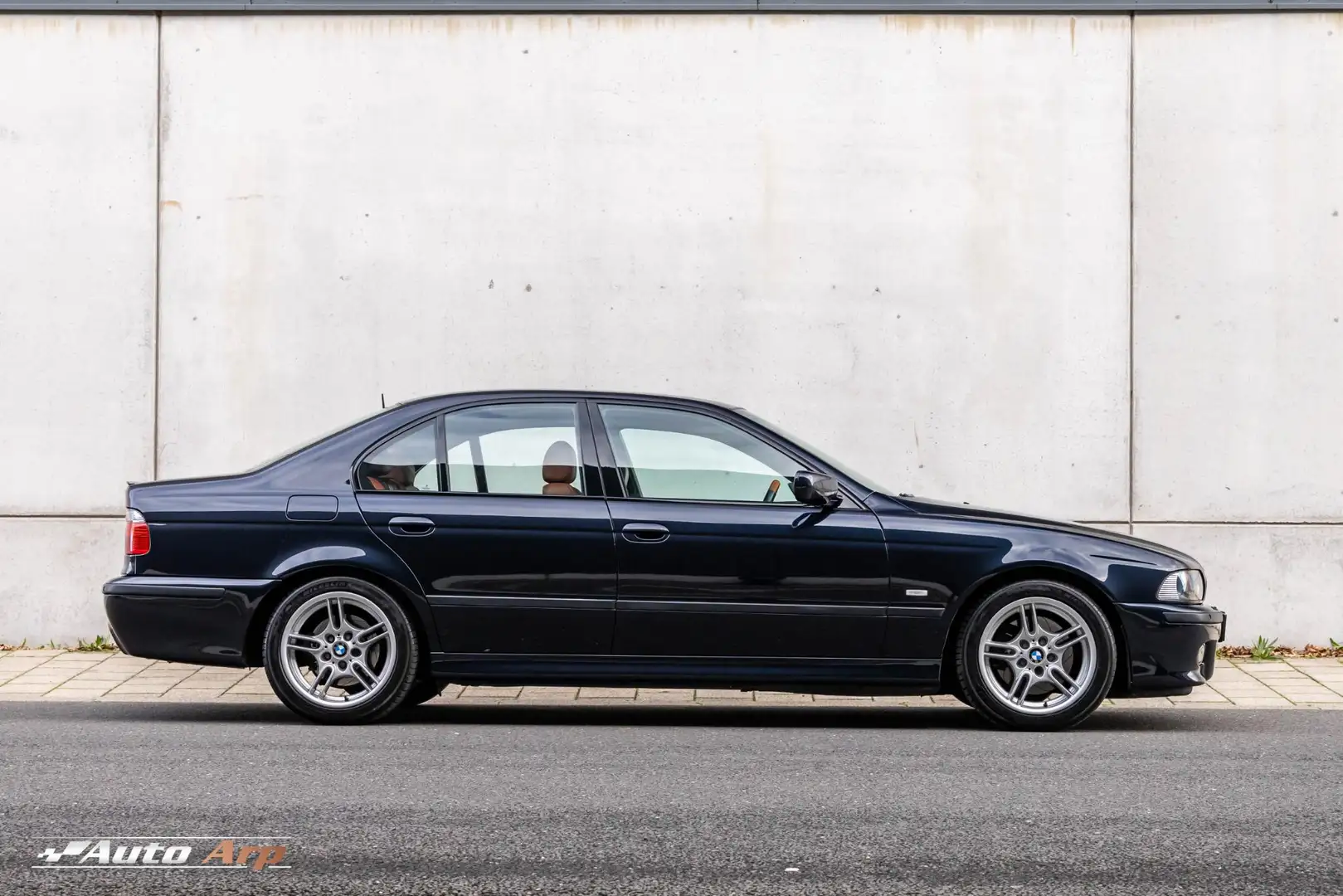 BMW 530 5-serie 530i M-sport Individual Noir - 2