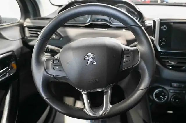 Peugeot 208 view 15