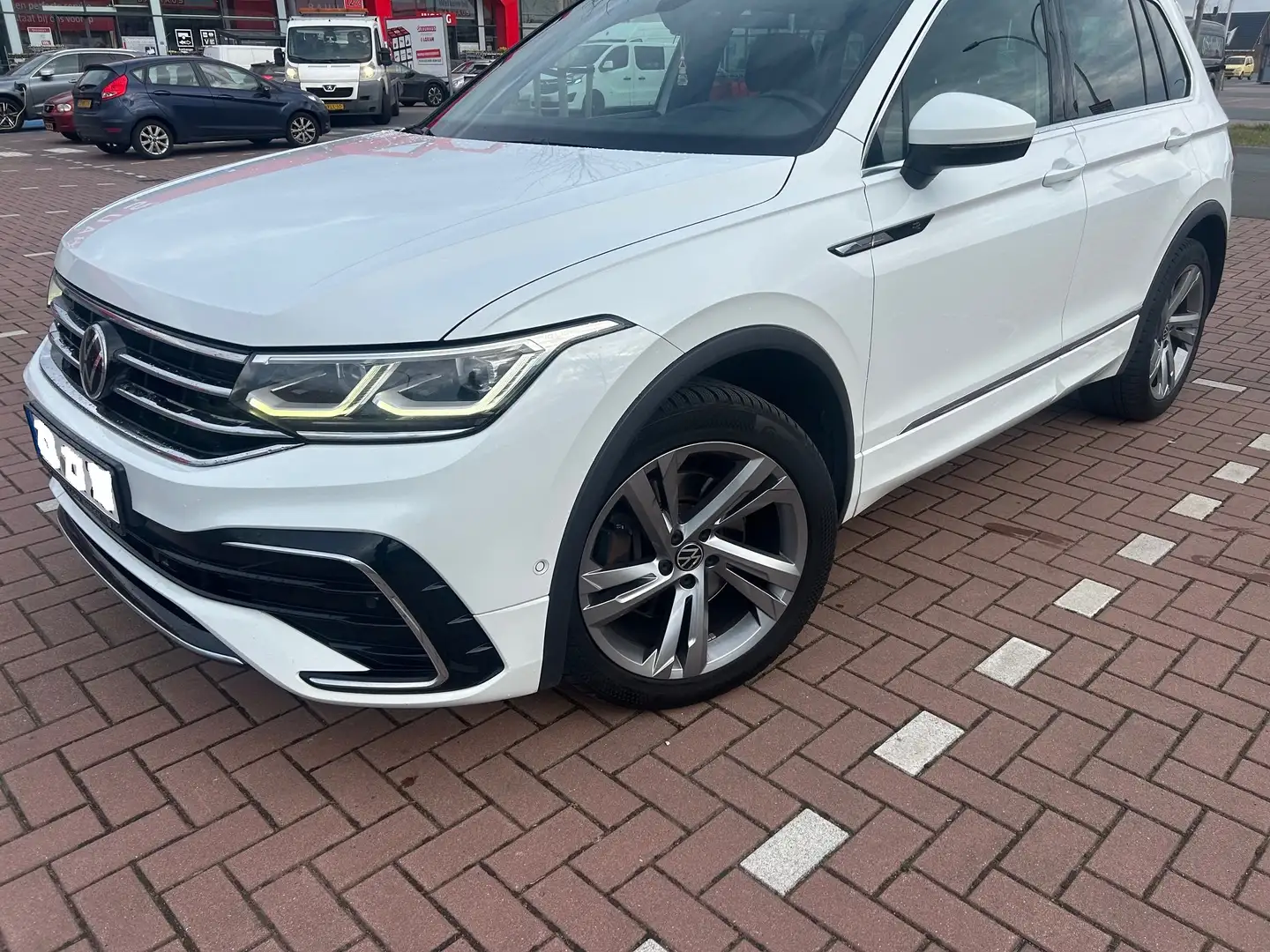 Volkswagen Tiguan WV Tiguan 2.0TDI 4Motion R-Line DSG PANO IQ Lights Wit - 1