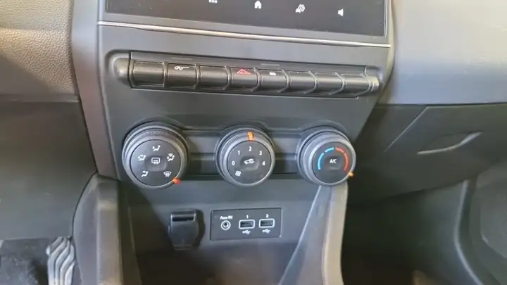 Renault Clio V SOCIETE SCE 65 - 21 AIR NAV — photo 18