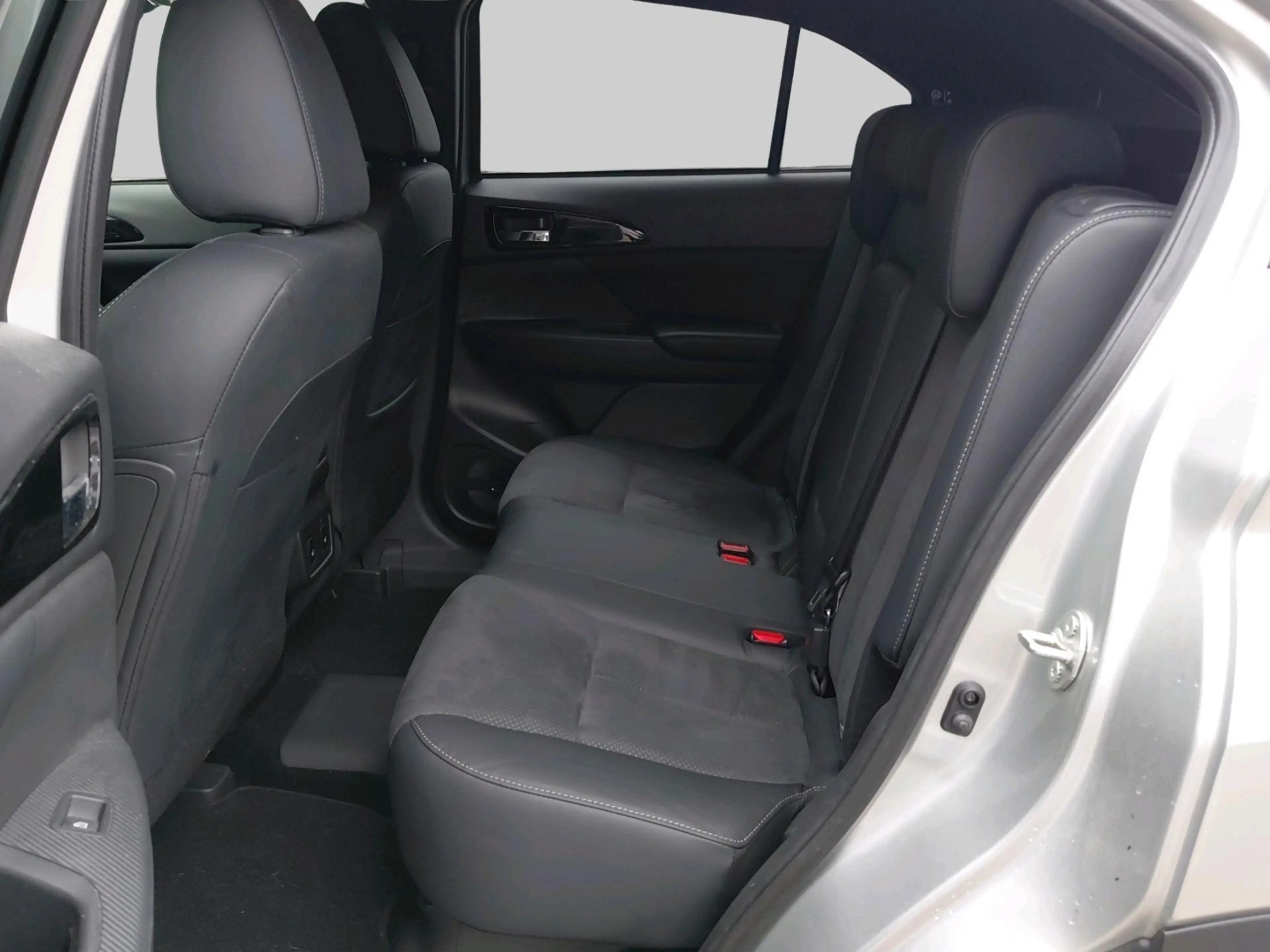 Mitsubishi Eclipse Cross 2.4 PHEV Executive — photo 6
