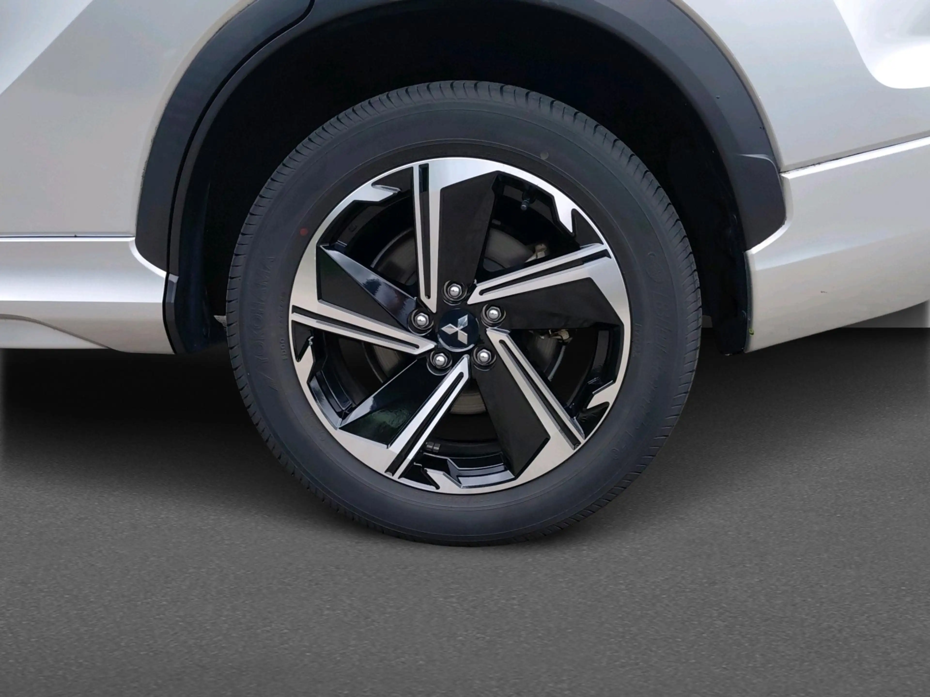Mitsubishi Eclipse Cross 2.4 PHEV Executive — photo 11