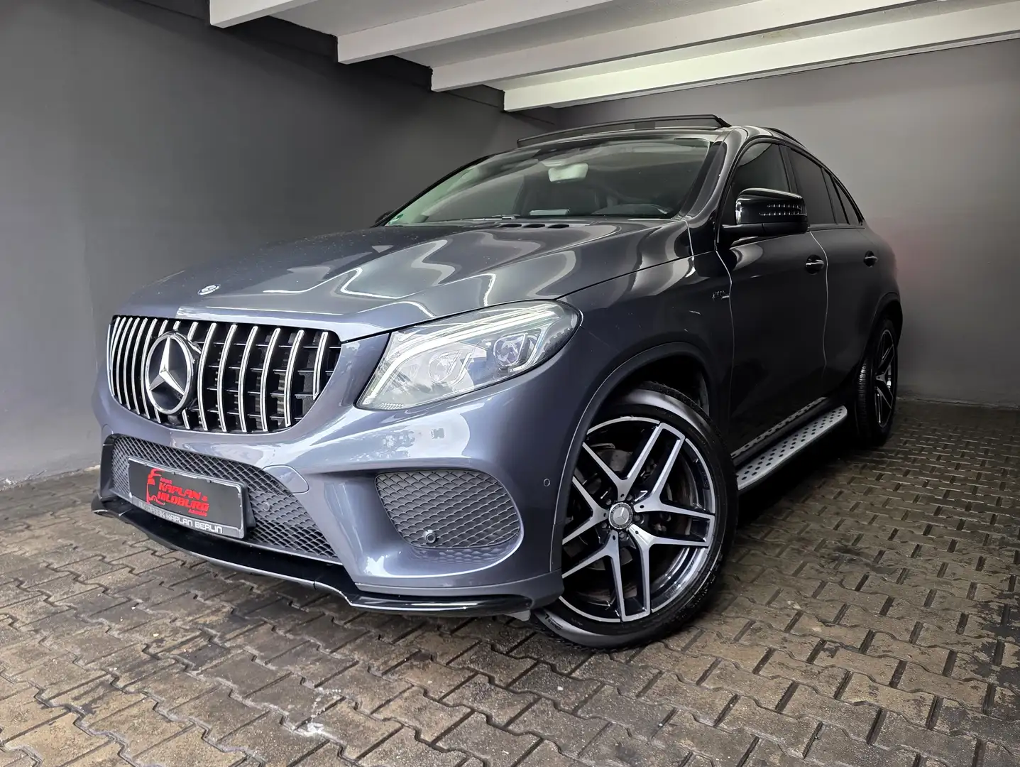 Mercedes-Benz GLE 350 d COUPE 4M, AMG LINE, PANO, LED, COMAND, R-KAM Grau - 1