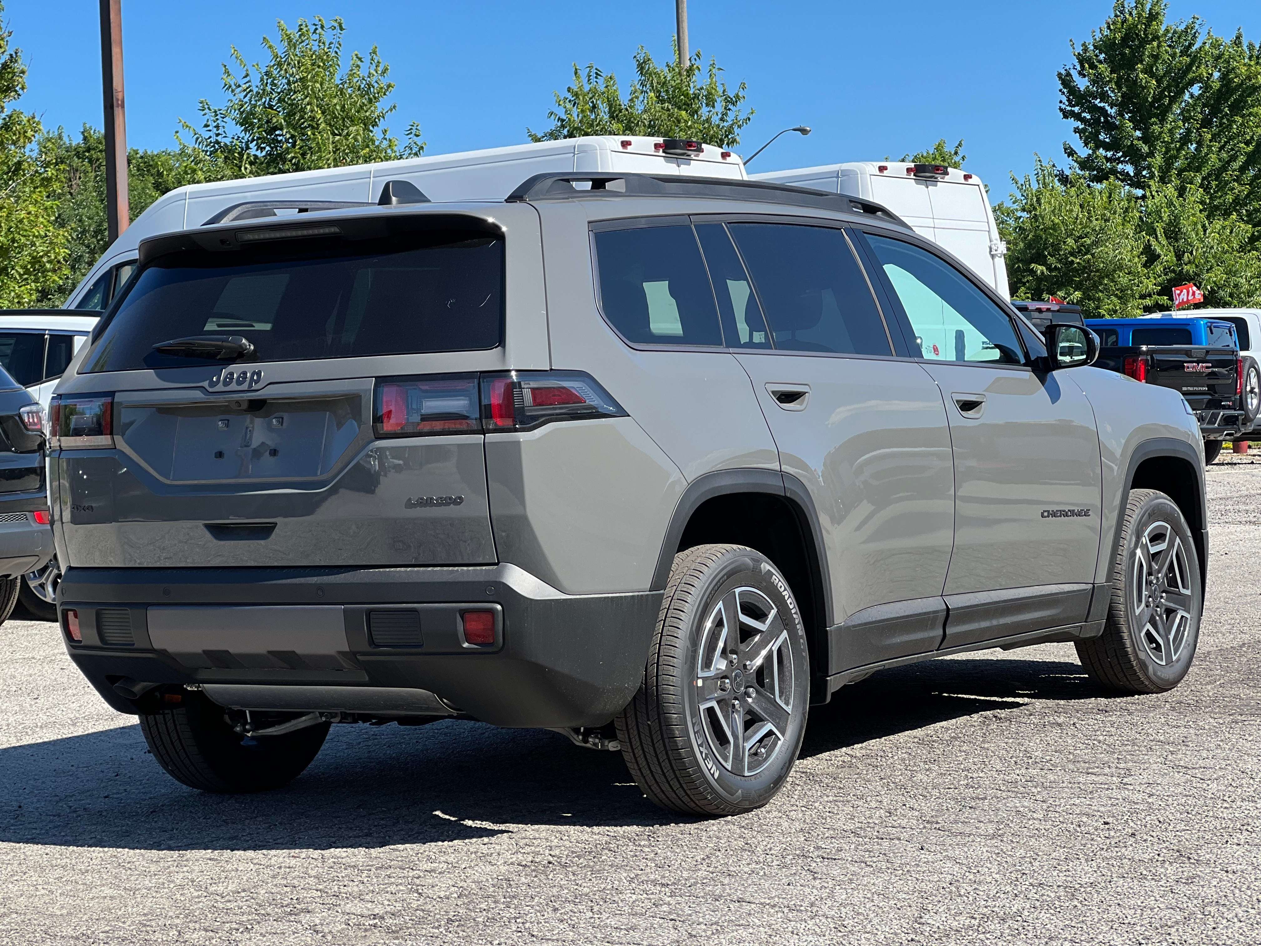 2026 Jeep Cherokee Laredo 4x4 w/Spare Tire — снимка 1