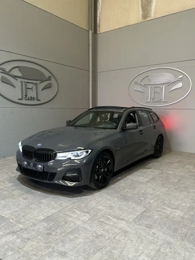 BMW 330 330e xDrive Touring M Sport Gris - 1