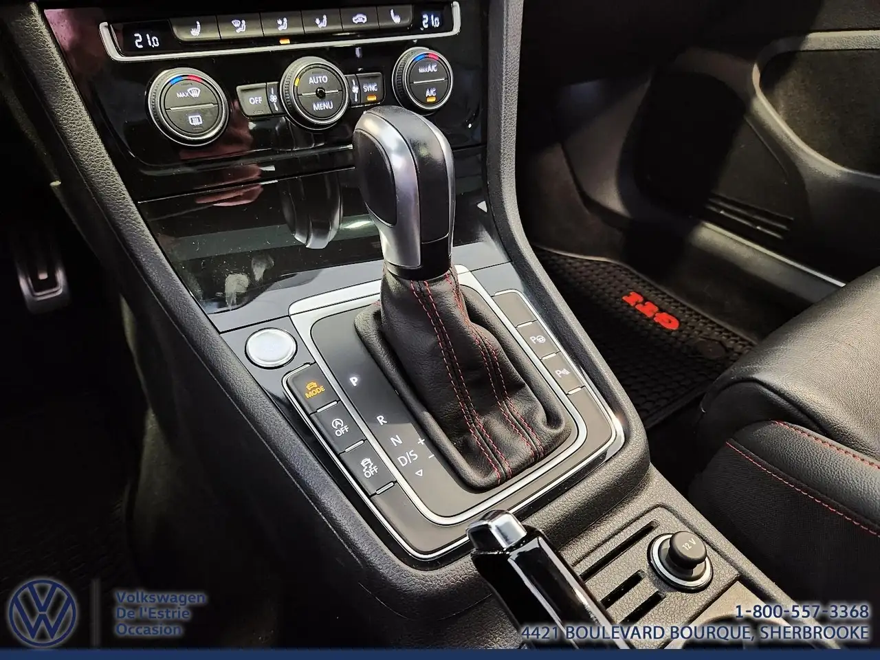 Volkswagen Golf GTI снимка Volkswagen Golf GTI