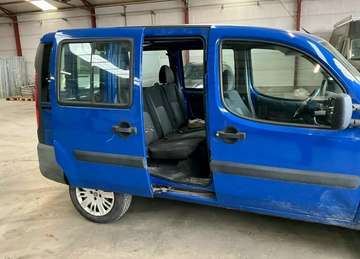 5 place .*1.4 ESSENCE @ BENZINE ÉCONOMIQUE